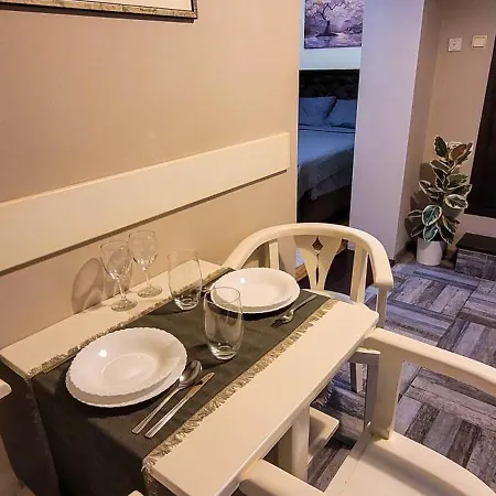 شقة Alma Panonia Apartments- Old Town *