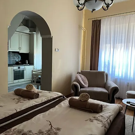 Alma - Panonia Apartment *